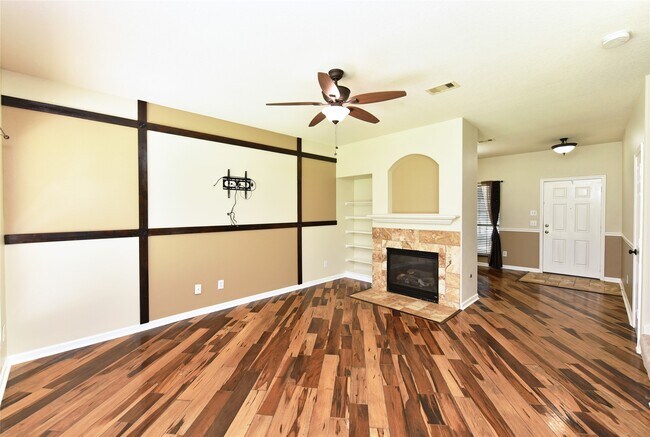 Building Photo - 29631 Turnbury Village Dr
