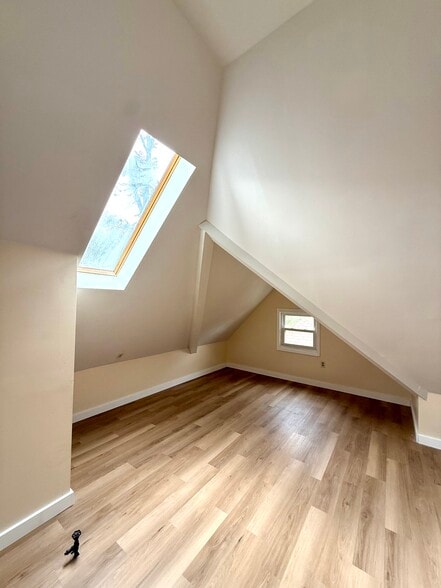 Huge upstairs living space - 1054 Vance Ave