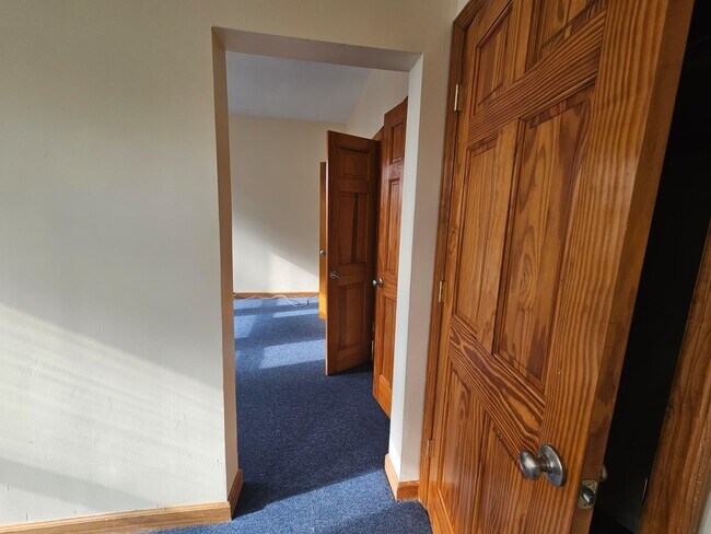 Building Photo - 154 Bleecker St