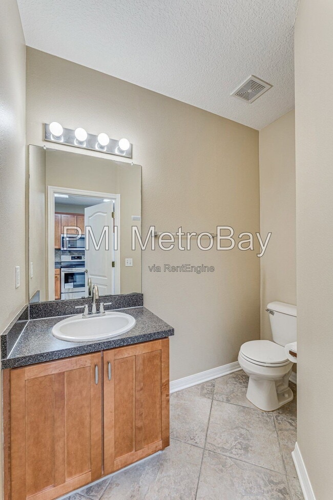Building Photo - 15706 Fishhawk Falls Dr