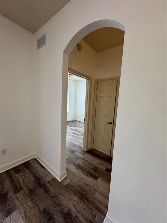 Building Photo - 3000 Laurel Park Ln