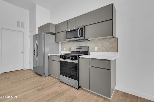 Building Photo - 12713 Captain Claudia CT