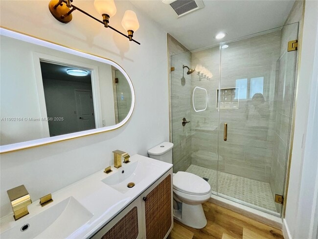 Building Photo - 10909 SW 117th Pl