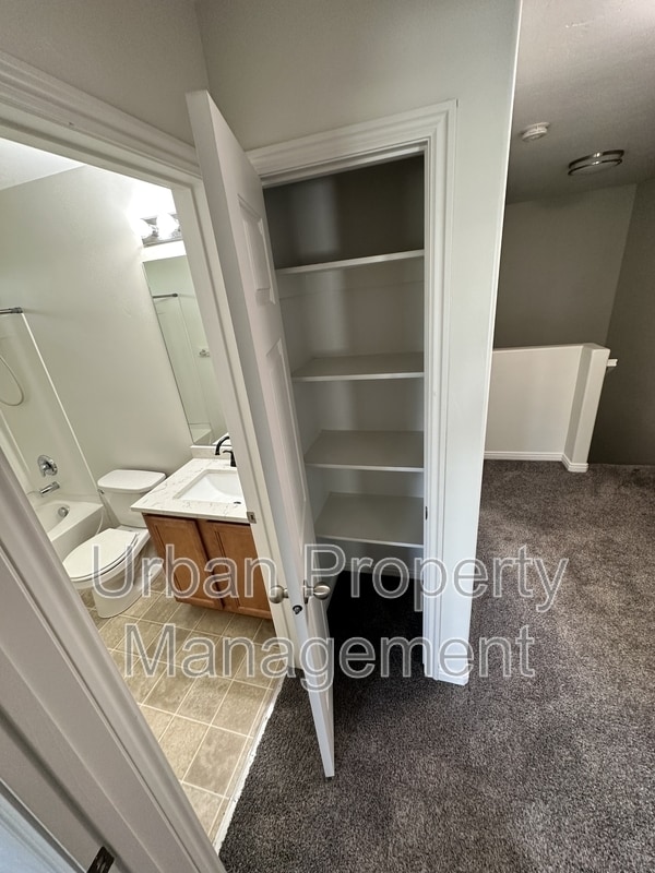 Building Photo - 11467 Open View Ln