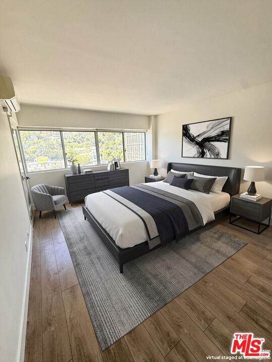 Building Photo - 999 N Doheny Dr