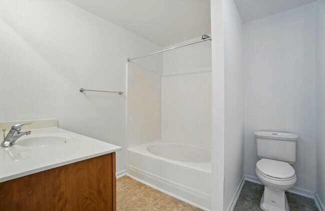 Building Photo - (Coming Soon) Townhome in Pineville – Quie...