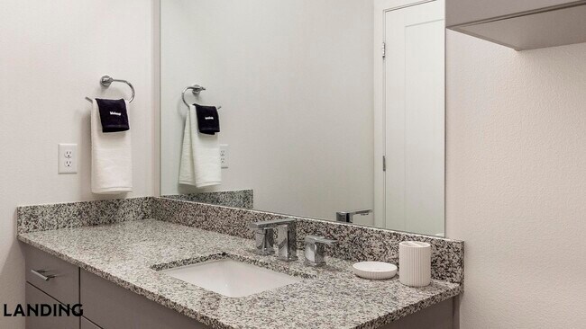 Building Photo - 185 Polaris Pointe