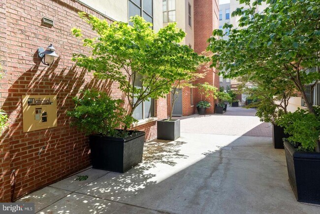 Building Photo - 113 N Bread St