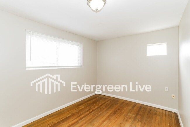 Building Photo - 4524 Whetsel Ave