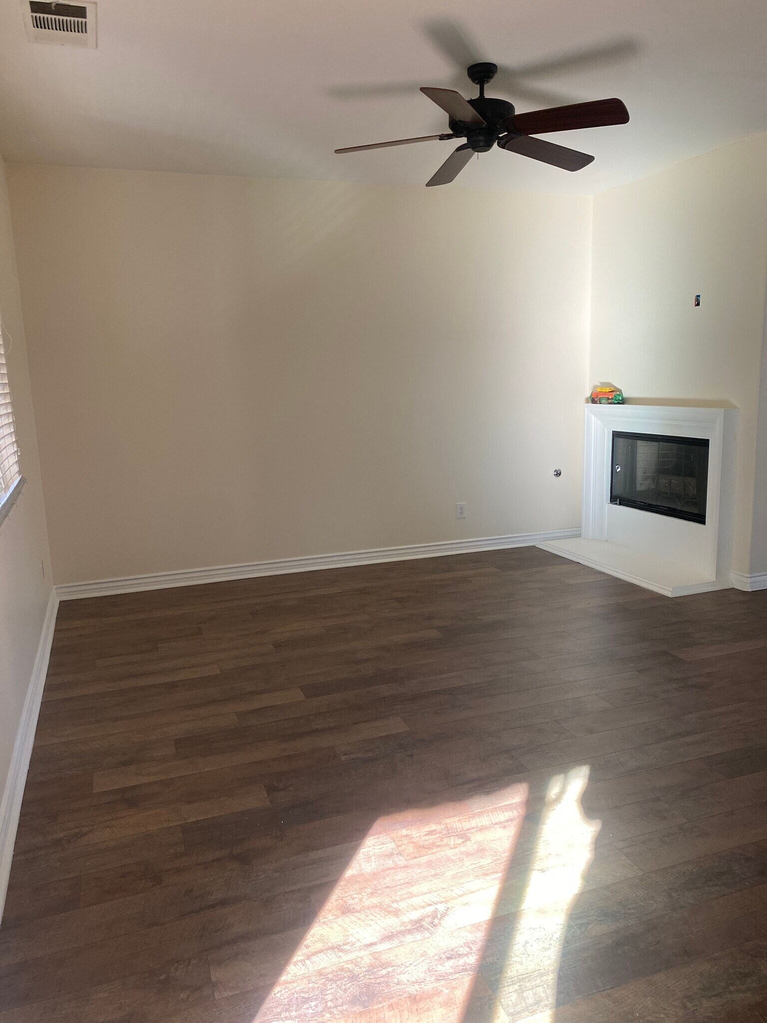 Building Photo - 1898 El Nido Ave