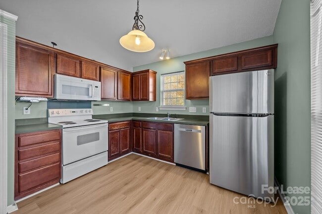 Building Photo - 9467 Kimmel Ln