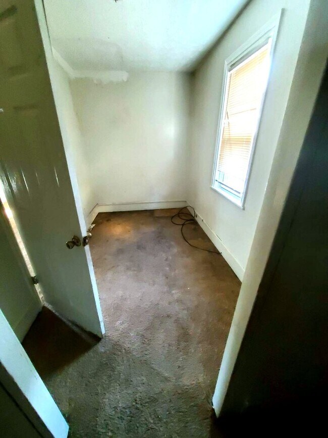 Building Photo - 3017 Nursery Ave