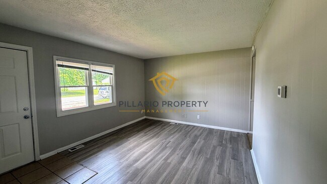 Building Photo - 3-Bedroom Home Near Indianapolis Motor Speedway with Attached Garage, Available NOW!