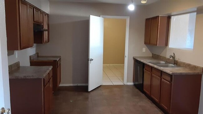 Building Photo - 4717 N 47th Dr