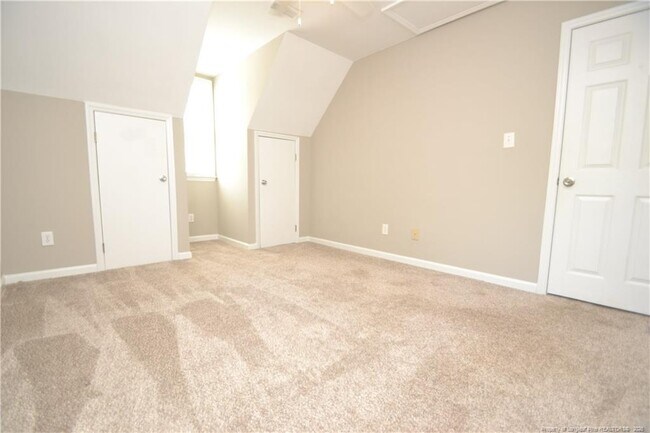 Building Photo - 804 Curtiss Dr