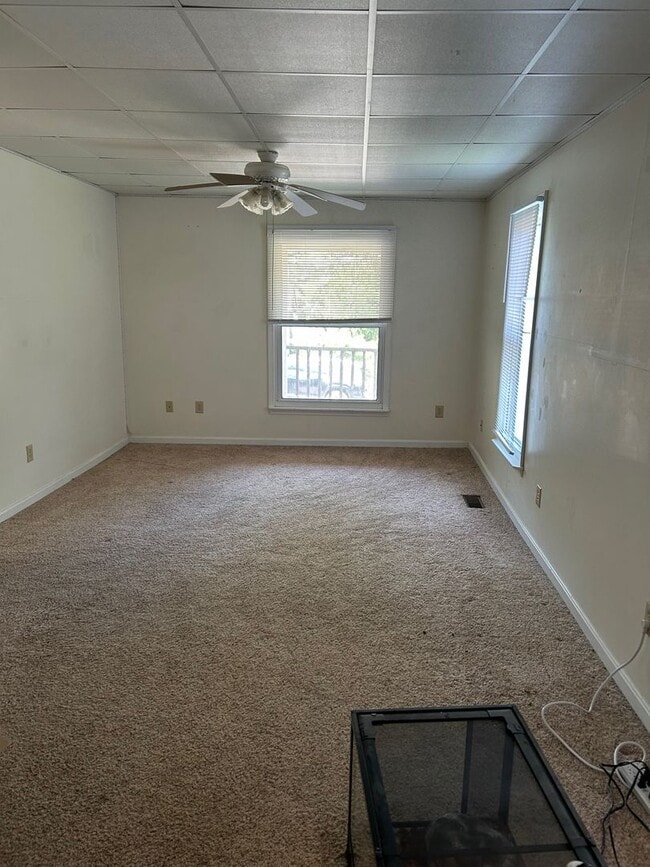 Building Photo - Bungalow Near Downtown Bloomington – 3 Bed...