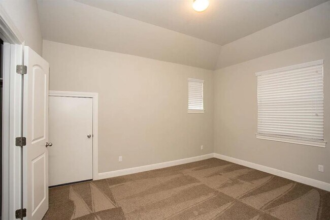 Building Photo - 3809 Vinalopo Dr