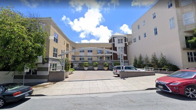 Primary Photo - 2001 McAllister St