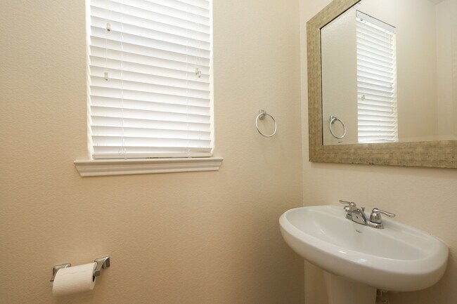 Building Photo - 4155 Falvel Cove Dr