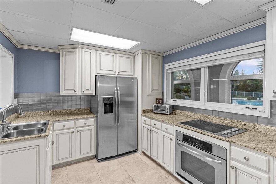Building Photo - 200 Asphodel Dr