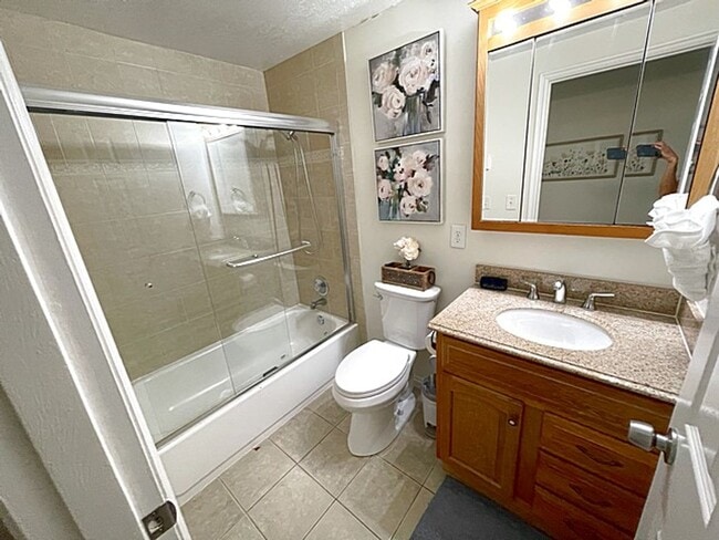 Building Photo - Mountain Retreat Home in Summit Park