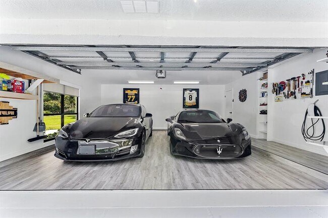 Building Photo - 8611 Gullane Ct