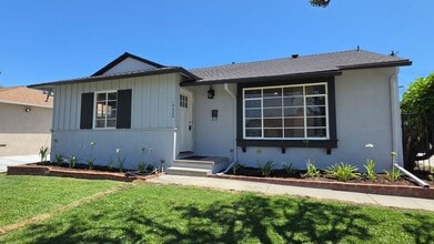 Building Photo - East Whittier 3 Bed 1.5 Bath House With Remodeled Kitchen and Bathrooms Available Now!
