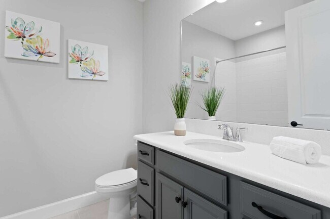 Building Photo - "Spacious 4-Bed, 4-Bath Retreat at 2612 Le...