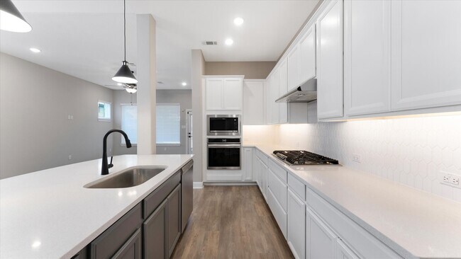 Building Photo - 15607 Rising Wren Ct