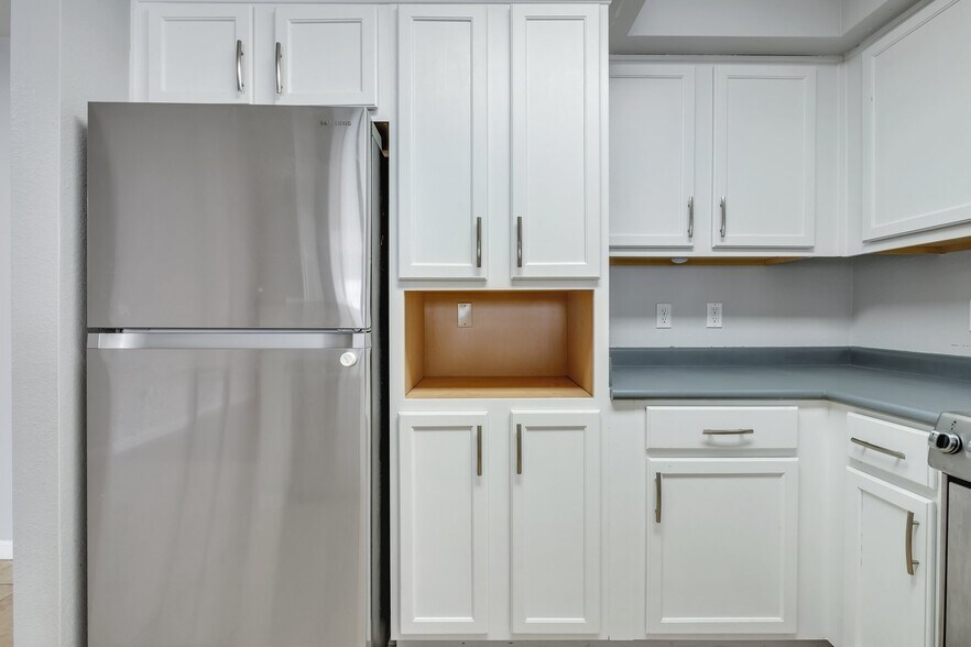 Building Photo - 2801 Chancellorsville Dr