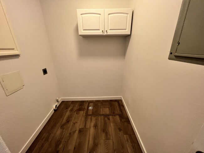 Laundry room - 334 S 400 E #14