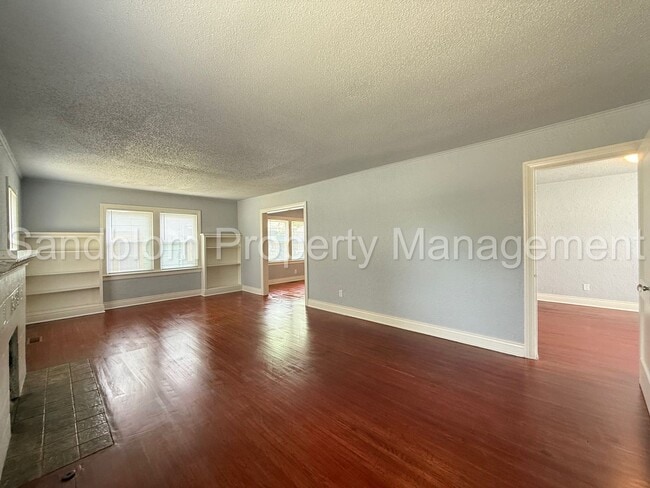 Building Photo - For Lease | University of Tulsa | 2 bed, 1...