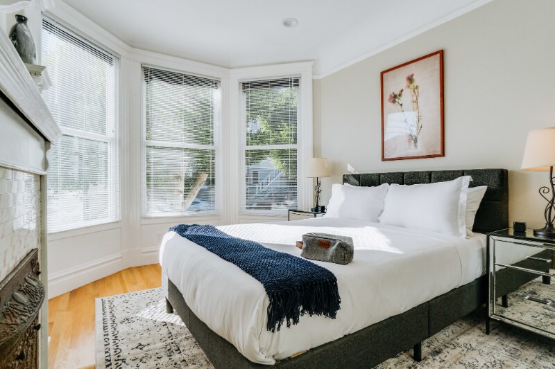 Building Photo - 1043-1049-1049 Noe St