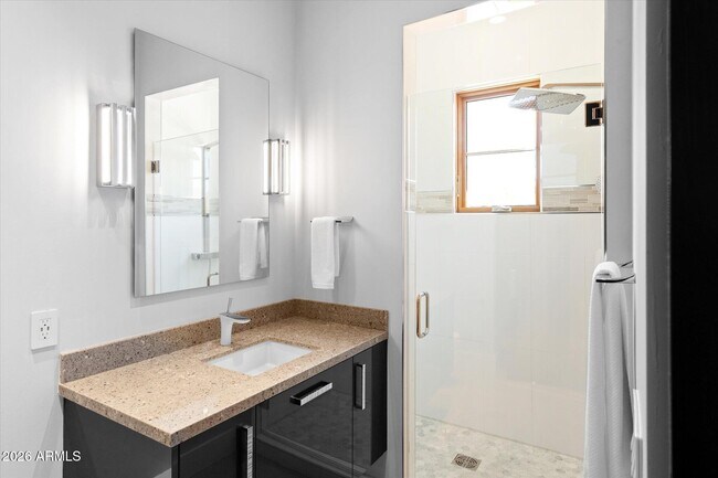 Building Photo - 9979 E Toms Thumb