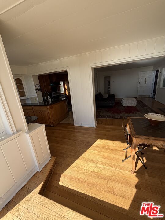 Building Photo - 653 Ramona Ave