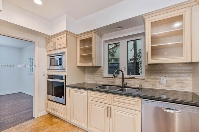 Building Photo - 680 NE 57th St