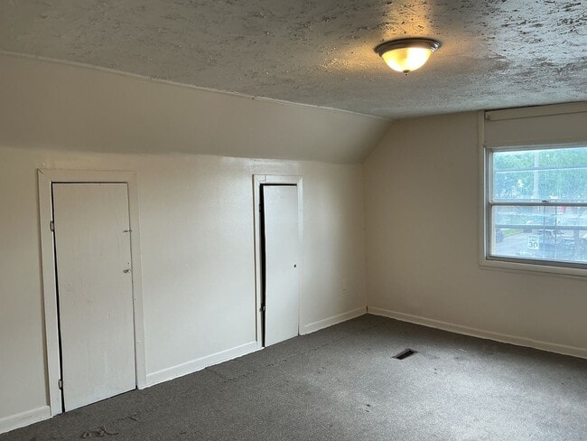 Building Photo - 2078 S 17th St