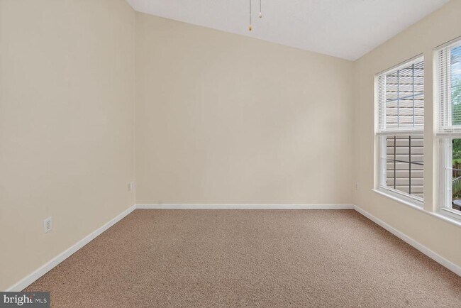 Building Photo - 158 Glen View Terrace