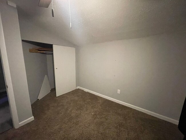 Building Photo - 3 Bed 1 Bath House for rent in Bowling Gre...