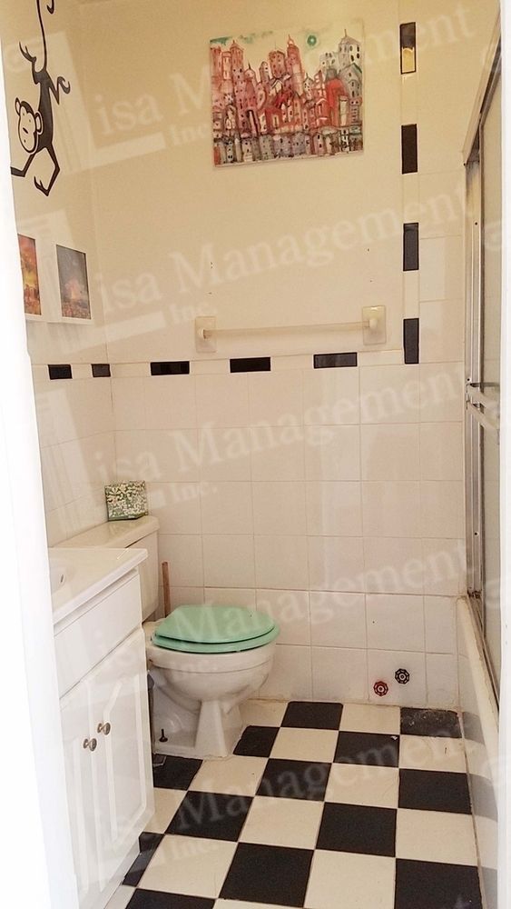 Building Photo - 1700 Lexington Ave