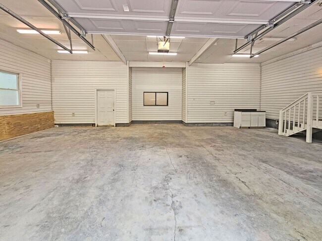 Building Photo - COMING: Spacious East Cobb Cape Cod with Main-Level Primary Suite & 3-Car Garage