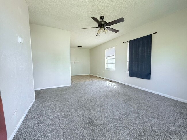 Building Photo - Affordable Park City Home