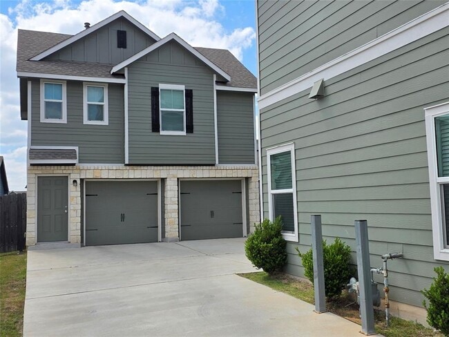 Building Photo - 1329 Weatherford Ln