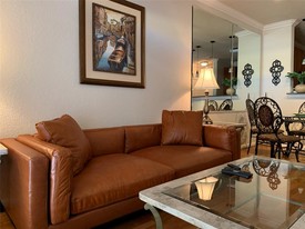 Building Photo - 1711 Old Spanish Trail