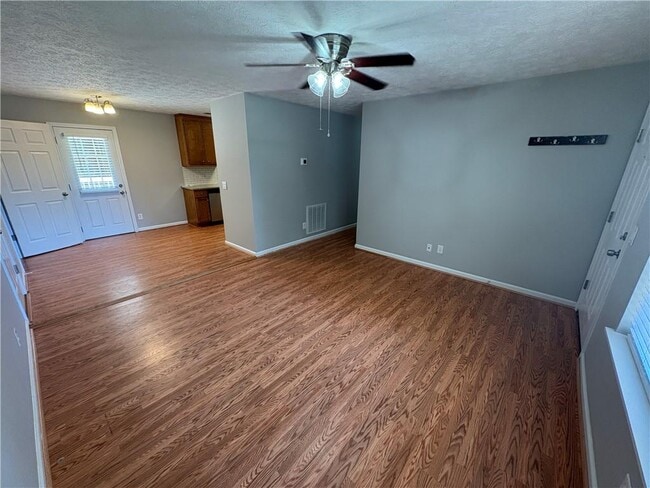 Building Photo - 4755 Perry Rd