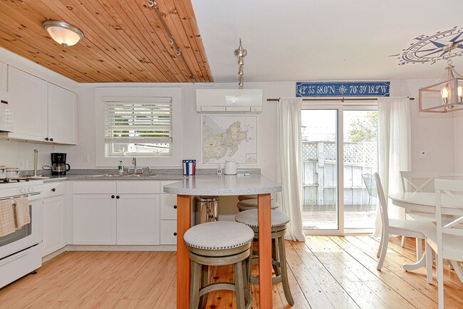 Building Photo - WINTER RENTAL: Changes In Latitude (Dogs Welcome!)