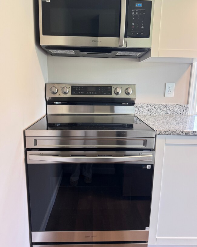 Building Photo - 2 Bed 2 Bath House on Easley Avenue