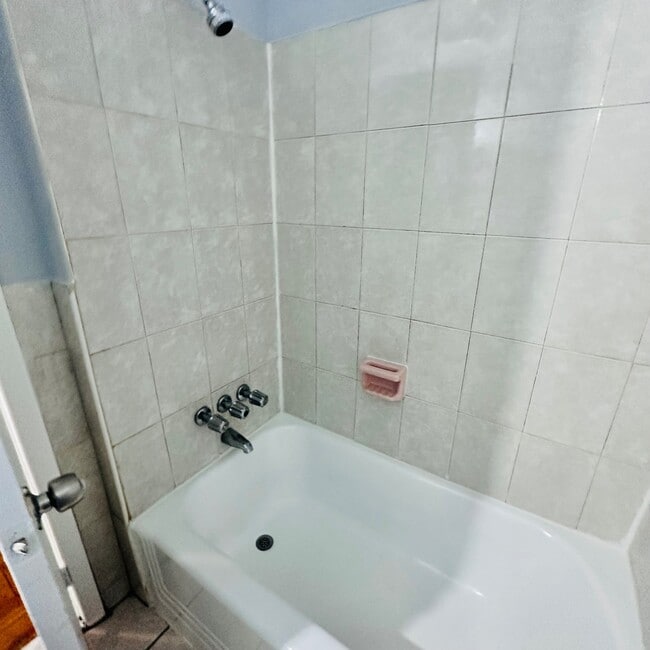 Building Photo - 706 Washington Ave