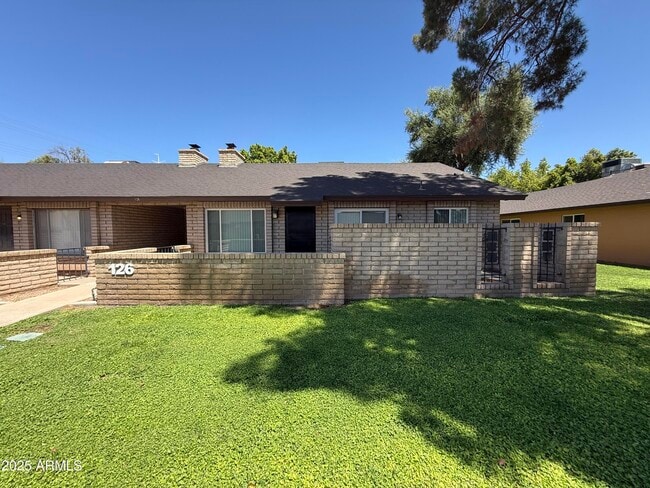 Primary Photo - 126 W Loma Vista Dr