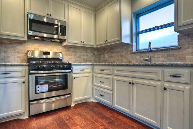 Building Photo - 1138 Cottage Oak Ln